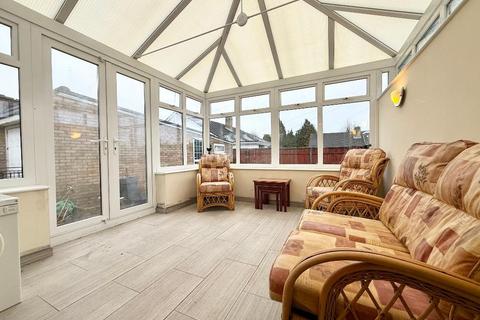 3 bedroom bungalow for sale, Warden Hill Road, Warden Hills, Luton, Bedfordshire, LU2 7AF