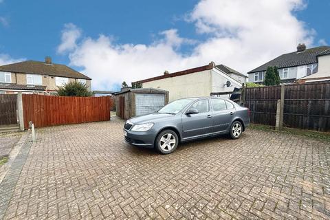 3 bedroom semi-detached house for sale, Warden Hill Road, Warden Hills, Luton, Bedfordshire, LU2 7AF
