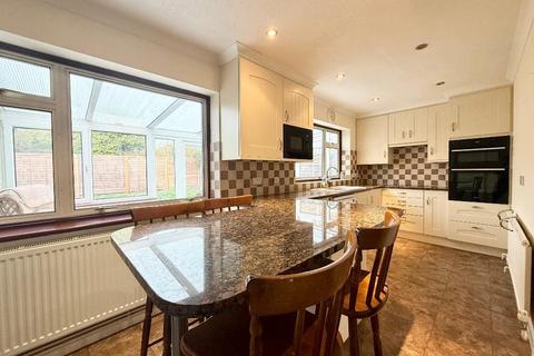 3 bedroom detached house for sale, Turnpike Drive, Warden Hills, Luton, Bedfordshire, LU3 3RB