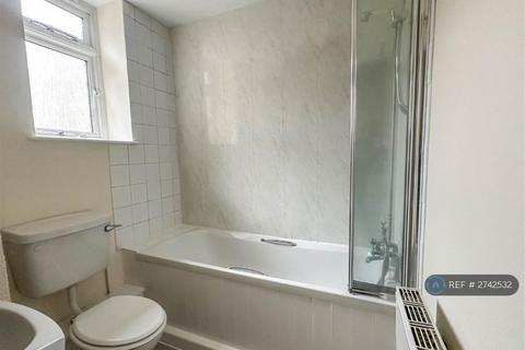 2 bedroom flat to rent, Cricklade, Swindon, SN6