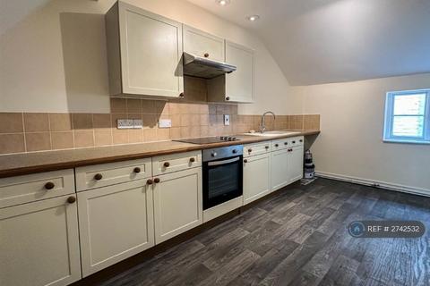 2 bedroom flat to rent, Cricklade, Swindon, SN6