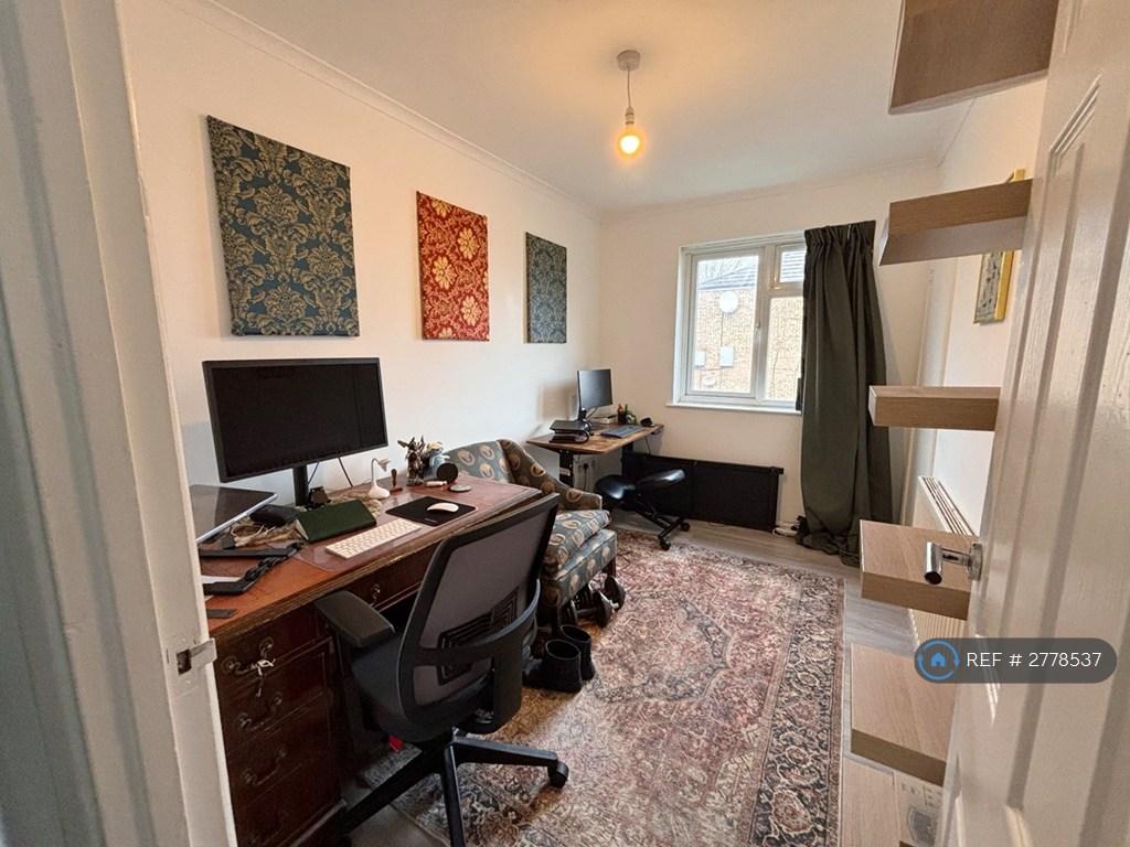 2nd Bedroom / Office