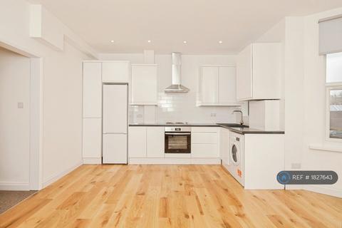 2 bedroom flat to rent, Valmar Road, London, SE5