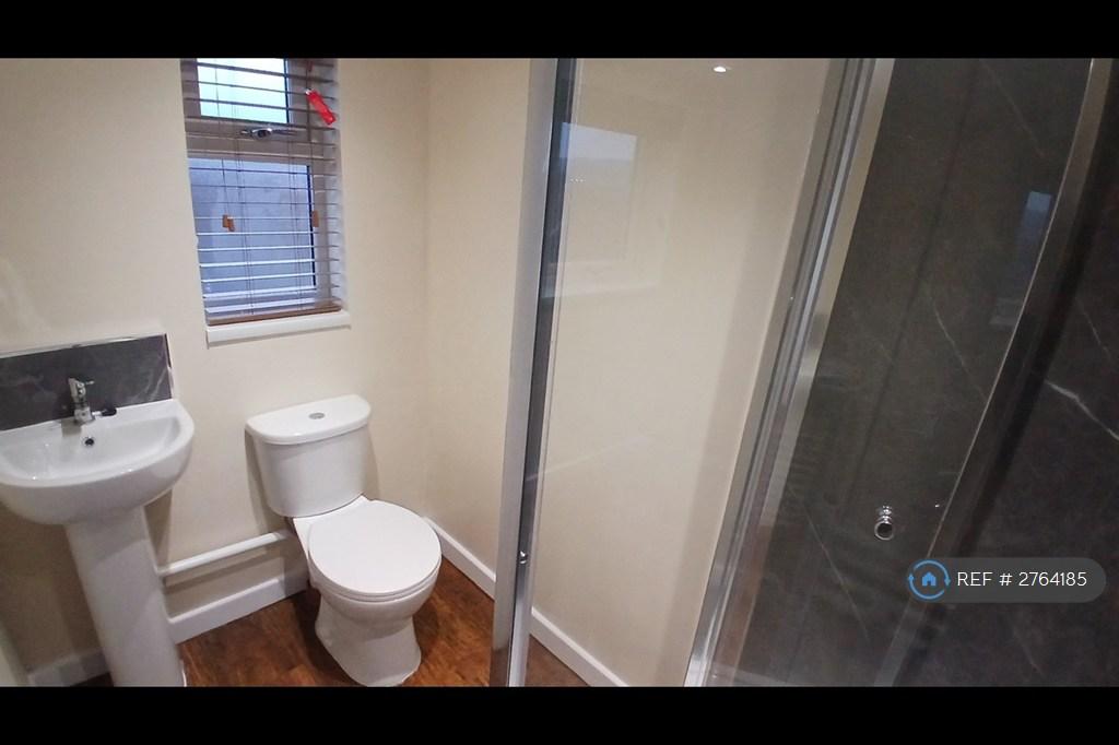 Master Bedroom Ensuite