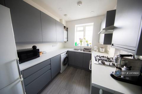 1 bedroom in a flat share to rent, Norbiton Hall, Kingston Upon Thames, KT2