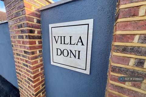 undefined, Ray Road, West Molesey, KT8