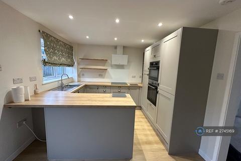 3 bedroom semi-detached house to rent, Mandarin Way, Cheltenham, GL50
