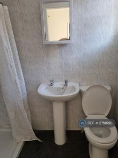 2 bedroom flat to rent, Westmorland Avenue, Blackpool, FY1