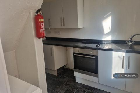 2 bedroom flat to rent, Westmorland Avenue, Blackpool, FY1