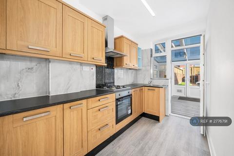 3 bedroom semi-detached house to rent, Streatfield Road, Harrow, HA3