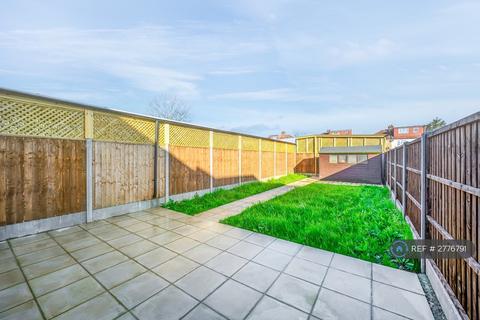 3 bedroom semi-detached house to rent, Streatfield Road, Harrow, HA3
