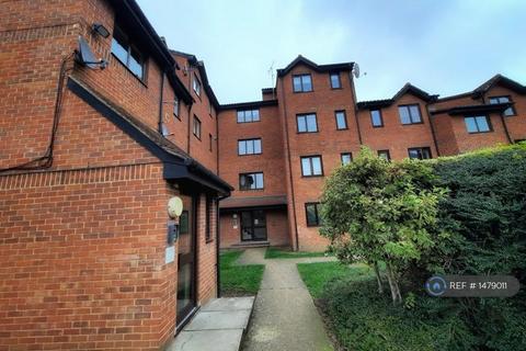 1 bedroom flat to rent, Burbage House, London, SE14