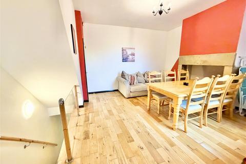 3 bedroom terraced house for sale, 19, Savile Park St, Halifax