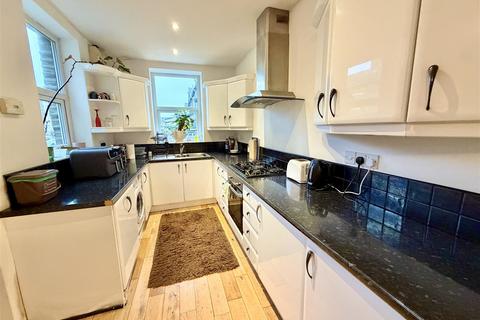3 bedroom terraced house for sale, 19, Savile Park St, Halifax
