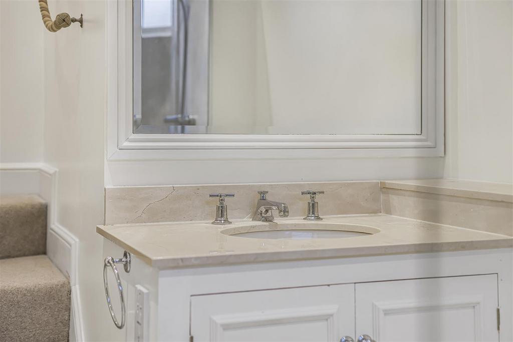 Master En-Suite