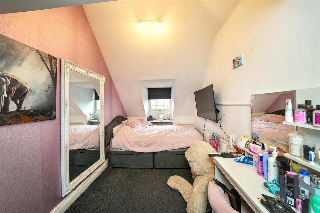 Bed1.jpg