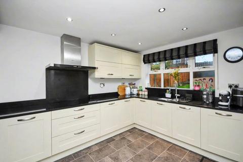4 bedroom detached house for sale, Lodge Hill Walk, Leeds