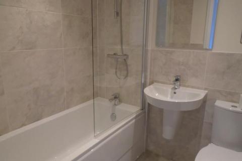 3 bedroom end of terrace house to rent, Devis Way, Knutsford