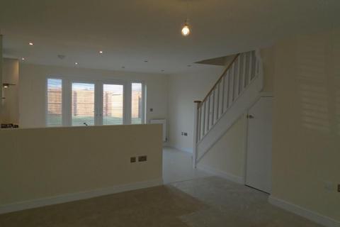 3 bedroom end of terrace house to rent, Devis Way, Knutsford