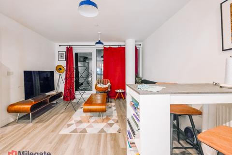 1 bedroom flat to rent, Hoffmans Road, London E17