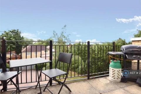 1 bedroom flat to rent, Poynders Road, London, SW4