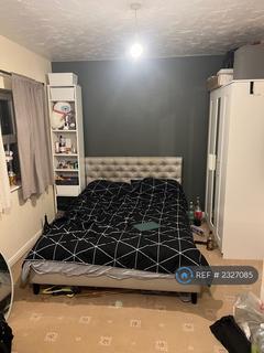 5 bedroom terraced house to rent, Ribblesdale Avenue, London, N11