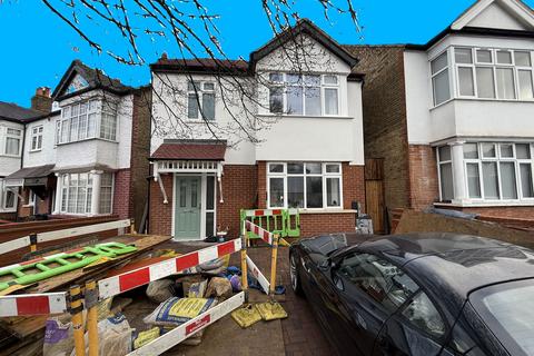 3 bedroom detached house to rent, Windmill Road, London W5