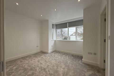 3 bedroom detached house to rent, Windmill Road, London W5