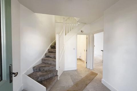 3 bedroom detached house to rent, Windmill Road, London W5