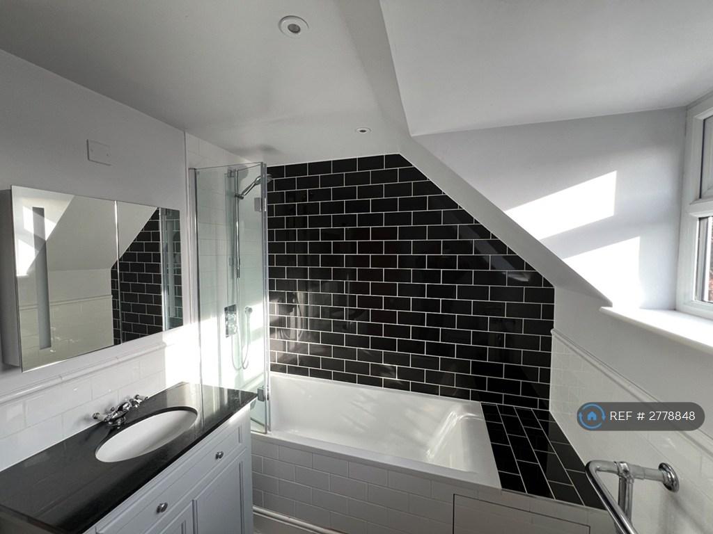 Family Bath/Shower Room