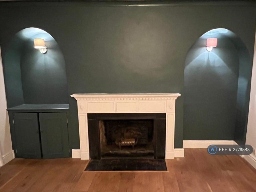 Snug Ireplace