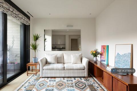 1 bedroom flat to rent, Newman Street, London, W1T