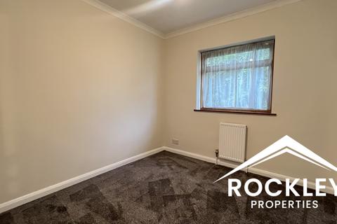 undefined, Roll Gardens, Gants Hill IG2