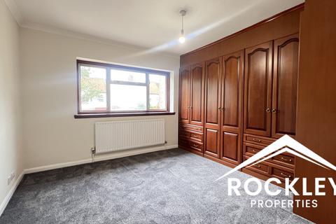 3 bedroom semi-detached house to rent, Roll Gardens, Ilford IG2