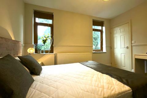 undefined, Room 2, 157 Beckett Road