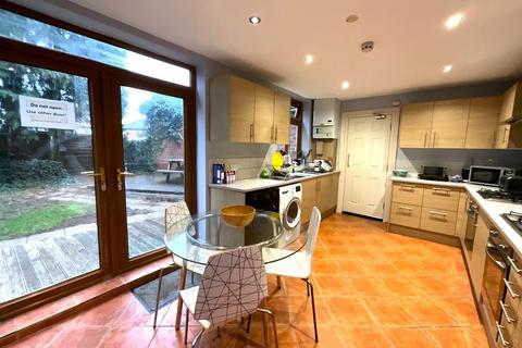 undefined, Room 2, 157 Beckett Road