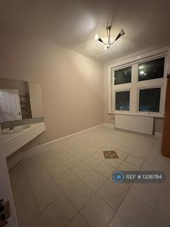 2 bedroom flat to rent, Hare Street, London, SE18