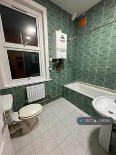 2 bedroom flat to rent, Hare Street, London, SE18