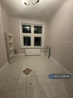 2 bedroom flat to rent, Hare Street, London, SE18