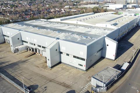 Distribution warehouse to rent, 41-44 Kendal Av London W3 0RP