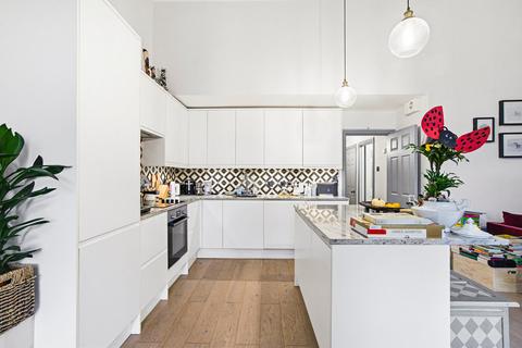 2 bedroom flat to rent, Ashgrove House, Bessborough Gardens, Pimlico, London, SW1V