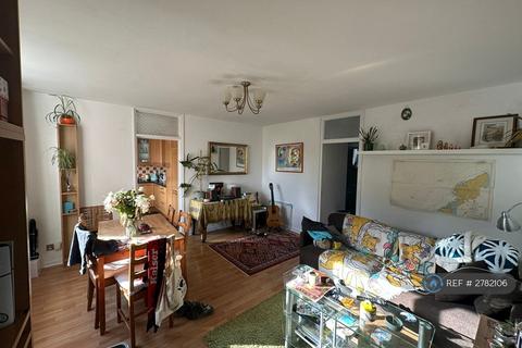2 bedroom flat to rent, Viewfield Road, London, SW18