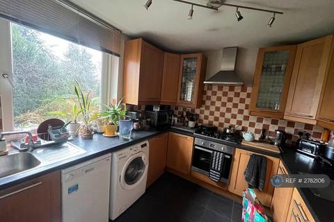 2 bedroom flat to rent, Viewfield Road, London, SW18