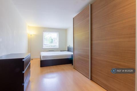 2 bedroom flat to rent, Rotherhithe Street, London, SE16