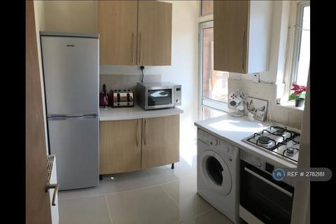 1 bedroom in a house share to rent, Windsor Crescent, Wembley, HA9