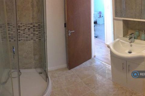 1 bedroom in a house share to rent, Windsor Crescent, Wembley, HA9