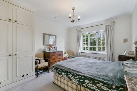 2 bedroom flat to rent, Gloucester Court, London TW9