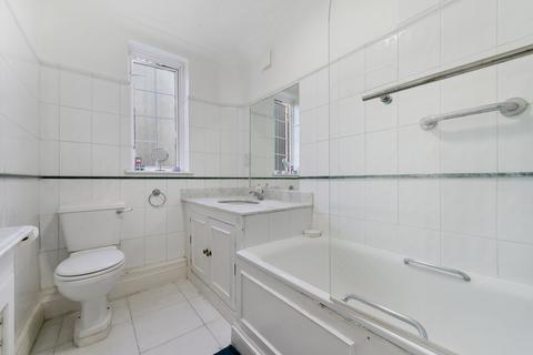 2 bedroom flat to rent, Gloucester Court, London TW9