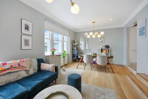 2 bedroom flat to rent, Strathmore Gardens, W8