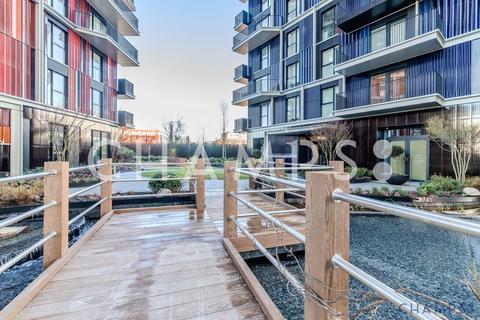 2 bedroom flat to rent, Cascade Way, W12
